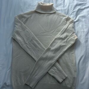 Uniqlo Women’s Cream Cashmere Turtleneck Sweater